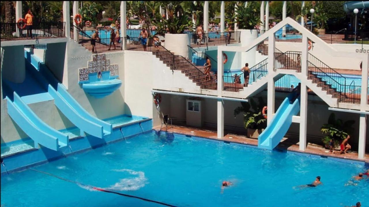 Parking Privado Benalbeach 贝纳尔马德纳 外观 照片