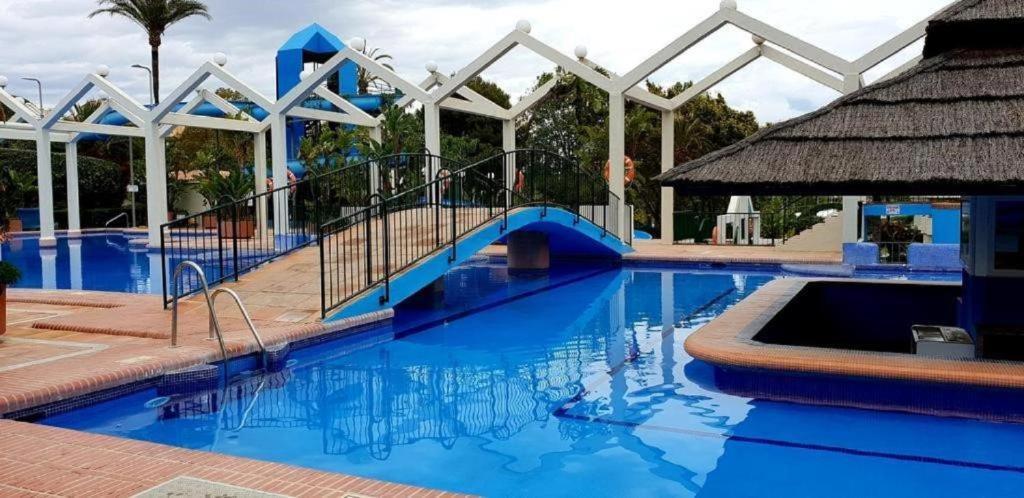 Parking Privado Benalbeach 贝纳尔马德纳 外观 照片