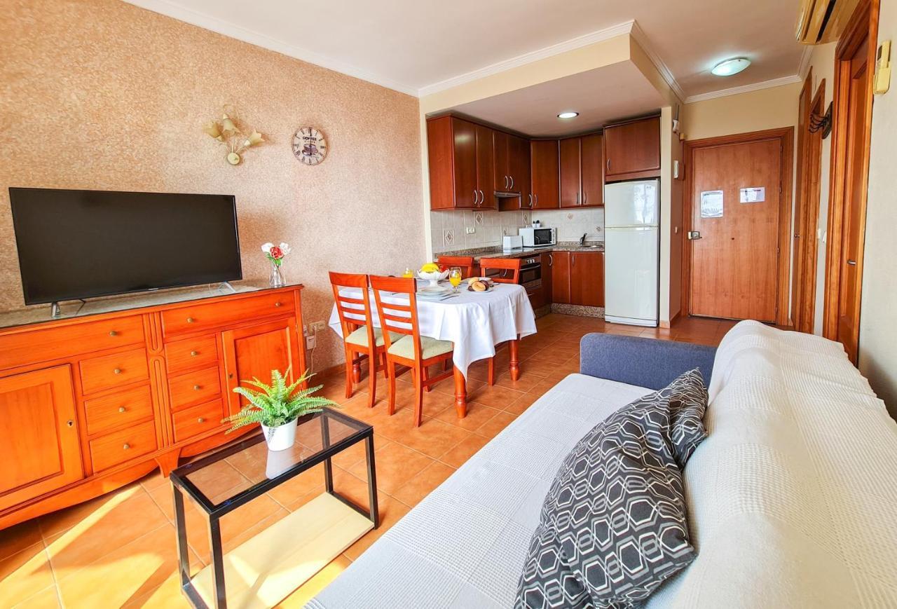 Parking Privado Benalbeach 贝纳尔马德纳 外观 照片