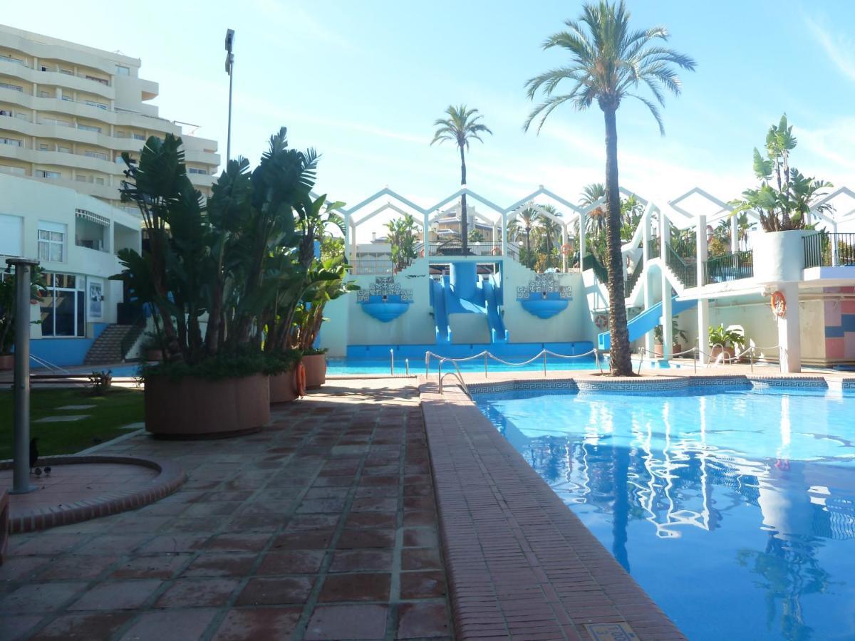 Parking Privado Benalbeach 贝纳尔马德纳 外观 照片