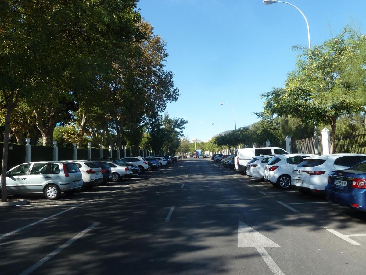 Parking Privado Benalbeach 贝纳尔马德纳 外观 照片