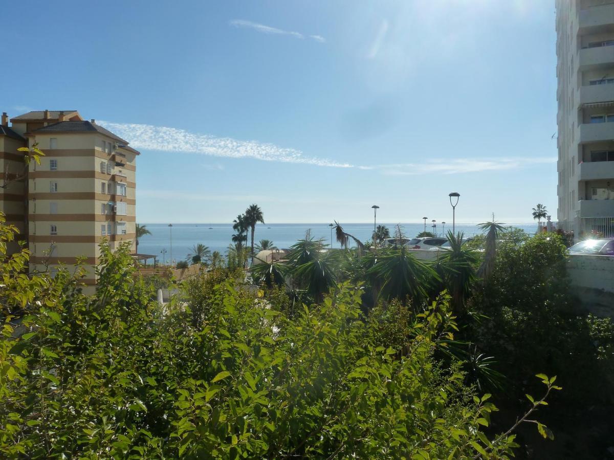 Parking Privado Benalbeach 贝纳尔马德纳 外观 照片