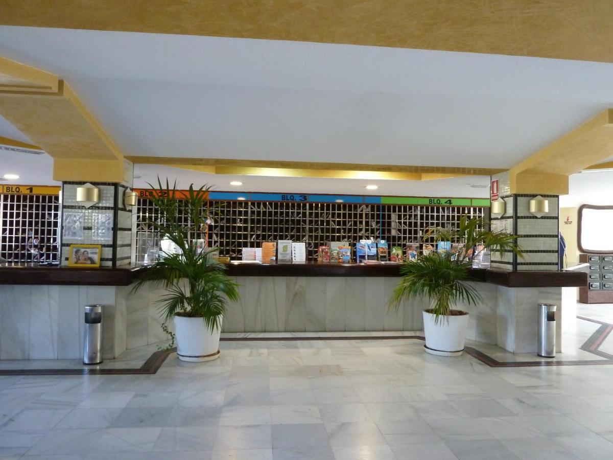 Parking Privado Benalbeach 贝纳尔马德纳 外观 照片